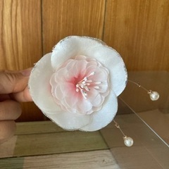 髪飾りの画像