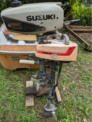 値下げしました。2人乗りボート2馬力船外機付き