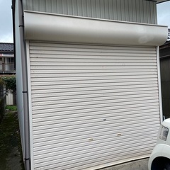 鍵付きシャッター　自動車一台分のサイズ　砺波市庄川より　無料でも...