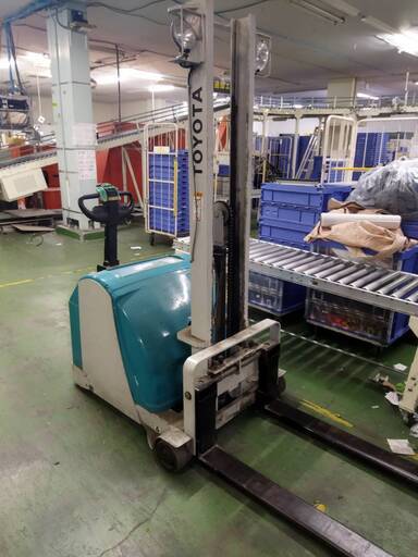 電動フォークリフト　TOYOTAウォーキー