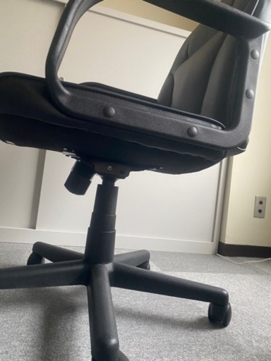 会議テーブル 幅2100×奥行900×高さ700mm + レザーチェア ディレット ロータイプ オフィスチェア 肘付き【5脚セット】
