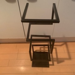 デザイン感ある傘立てを安くお譲りしますの画像