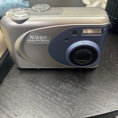 nikon coolpix 2000