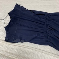 ネイビーのマキシワンピースの画像