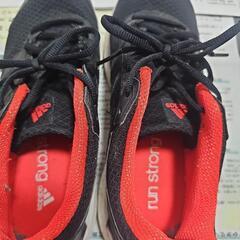 adidasスニーカーの画像