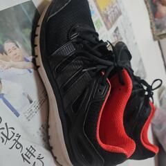 adidasスニーカーの画像