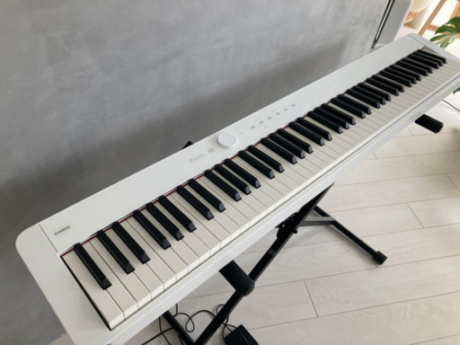 CASIO　電子ピアノ Privia ペダル、ヘッドフォン、楽譜付き