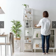 箱に入った状態の未使用キッチンすきま収納ラック　隙間棚　ホワイト