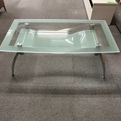 ガラステーブルの画像