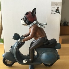 バイク乗りのフレンチブルドッグ