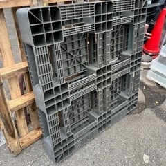 プラスチック　パレット　110✖️110 20枚ありの画像