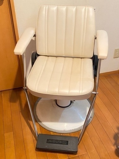 シャンプー椅子手動　カット椅子