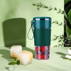 【新品】ジューサー ミキサー 小型 氷も砕ける 果物 野菜 スムージー 静か コンパクト 人気 USB充電式 洗いやすい 強力 安全保護 操作簡単 栄養補充 一台多役 ポータブル アウトドア 旅行 ピクニック 出張 オフィス 離乳食 介護用 プレゼントの画像