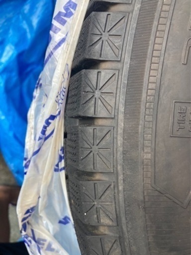 レクサス　スタッドレスタイヤ4本セット（ホイール付き）　235/60R18