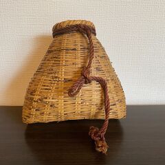 天然素材　竹籠　釣り用　魚びく