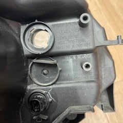 ヴェゼル RU3 純正ヘッドライトの画像