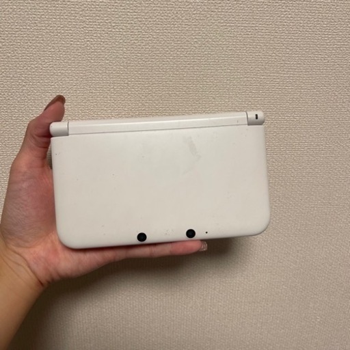ニンテンドー3DS LL ホワイト　7000円即決できる方売ります