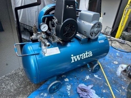 アネストイワタ　コンプレッサー　100V