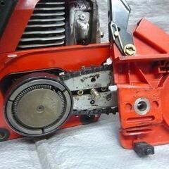 中古】 エンジンチェーンソー新ダイワ製E300型 (RjshnoMaki) 鮫
