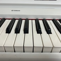 YAMAHA電子ピアノ（ペダル&スタンド付き）の画像