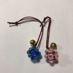 ハンドメイドかわいいビーズのキーホルダー２つペアで！