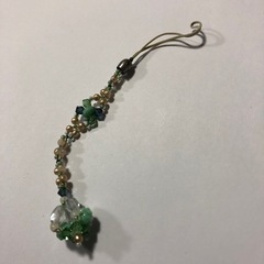 ハンドメイド　ビーズで作ったストラップ