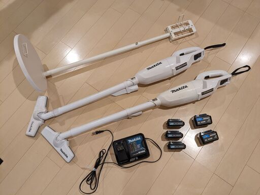 マキタmakita　10.8Vステッククリーナー2台、スタンド1台、充電器1個、充電池5個まとめて