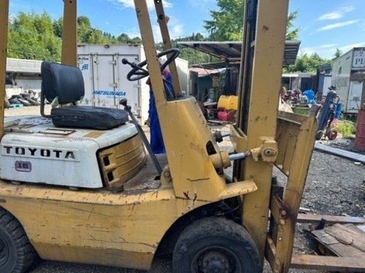 フォークリフト