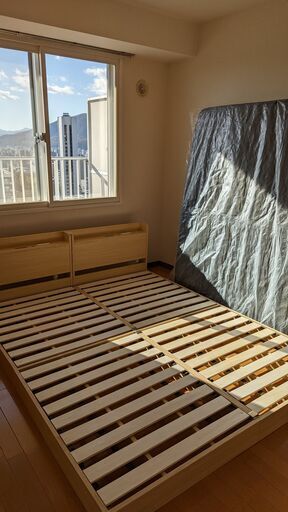 【受け渡し済み】クイーン Q　ダブル以上 160cm 木製ベッドフレーム すのこ 物置 照明 コンセント2個付き 引き出し収納