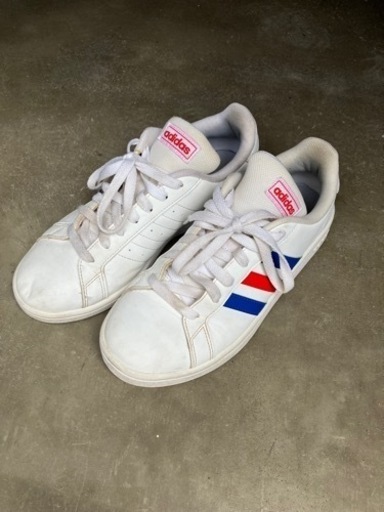 adidasスニーカー　24.5cm
