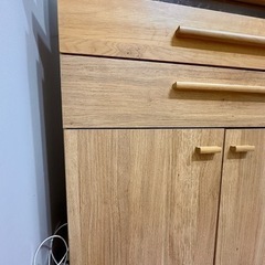 食器棚　木目調の画像