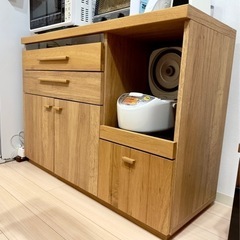 食器棚　木目調の画像