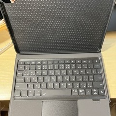 iPad Pro2021ケース　黒い　キーボード付け