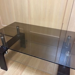 ガラステーブルの画像