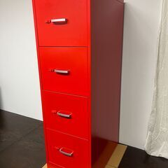 【値下げ】【残り2台です!!】A4スチールキャビネット（4段）赤　(11月末まで)の画像