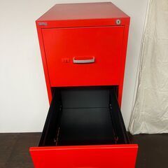 【値下げ】【残り2台です!!】A4スチールキャビネット（4段）赤　(11月末まで)の画像
