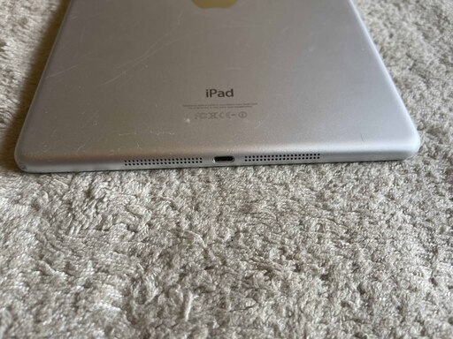 ipad Air Wi-Fi １６GB silverバッテリー１００％