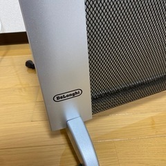 【取引中】Delonghiデロンギ　パネルヒーターの画像