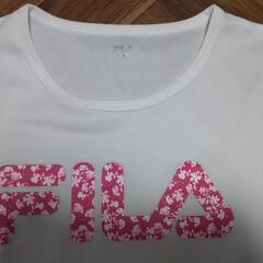 fila フィラ FILA 美品 スポーツウェア 白地にピンクのかわいいTシャツの画像
