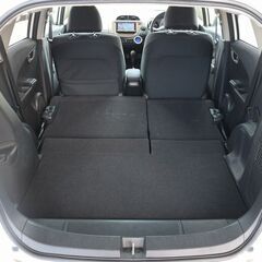 【小回りが効いて燃費の良い車！！】　コンパクトながら快適な乗り心...