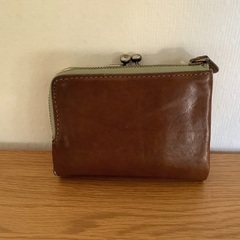 ダコタの二つ折り財布の画像