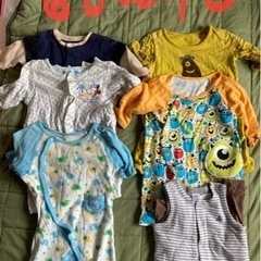 ベビー服ロンパースの画像