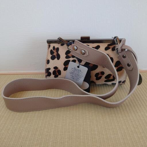 新品未使用　BEVINIショルダーバッグ