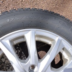 2021年製TOYOTIRE GIZ2 アルミホイール付きスタッドレスタイヤ４本セット 175/65/R14