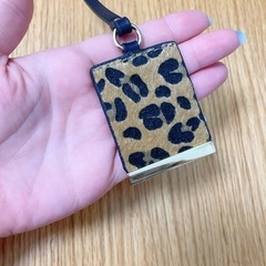 【新品！未使用】ジーナシス バッグ チャームの画像
