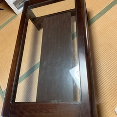 ガラステーブルの画像