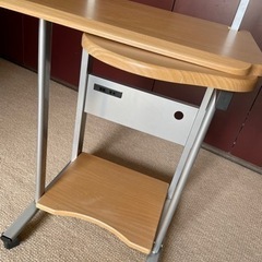 勉強/仕事用デスクの画像