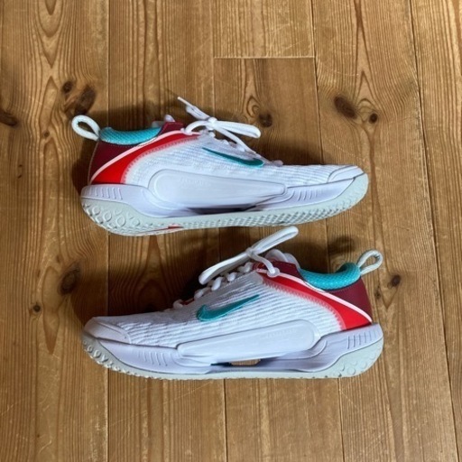 テニスシューズ　24センチ