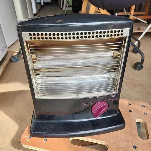 電気ストーブ 800w. 日立製