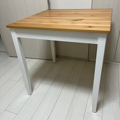 IKEテーブルの画像